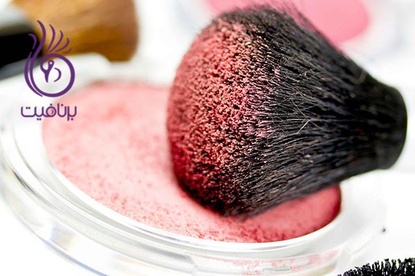 10 اشتباه رایج در آرایش پوست های خشک- برنافیت
