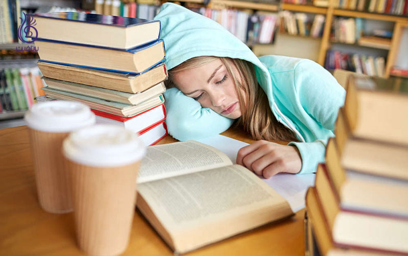 چگونه در هنگام مطالعه با خواب آلودگی بجنگیم؟
