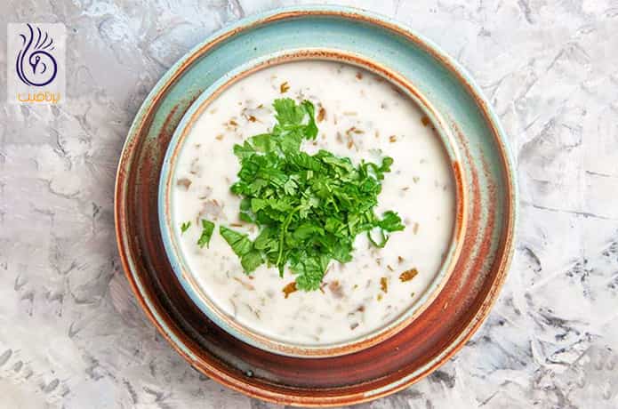 طرز تهیه آش دوغ رژیمی و کم کالری